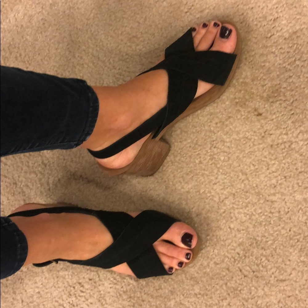 Toms Black Wedges Size 11